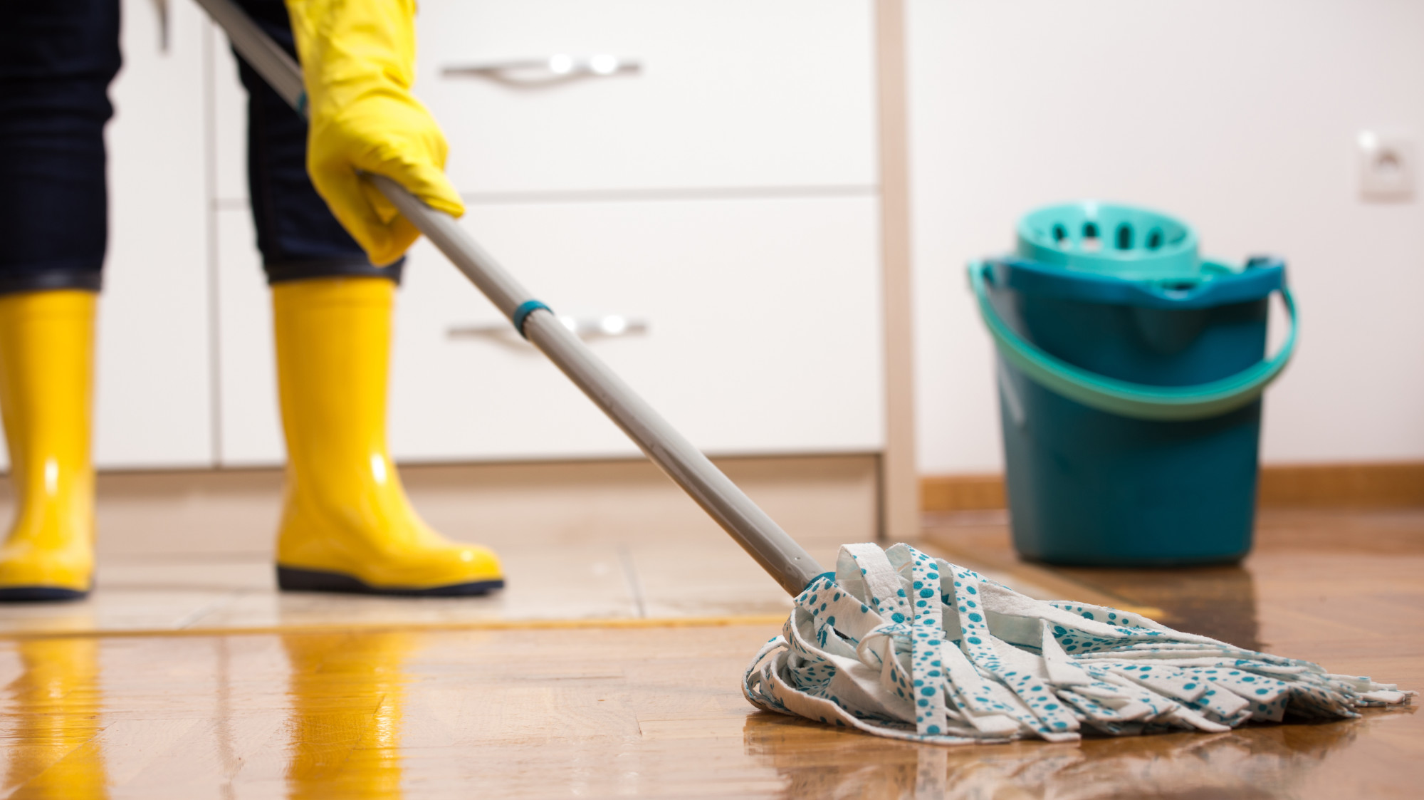 What A Difference The Benefits Of Wet Mopping Kitchen Floors